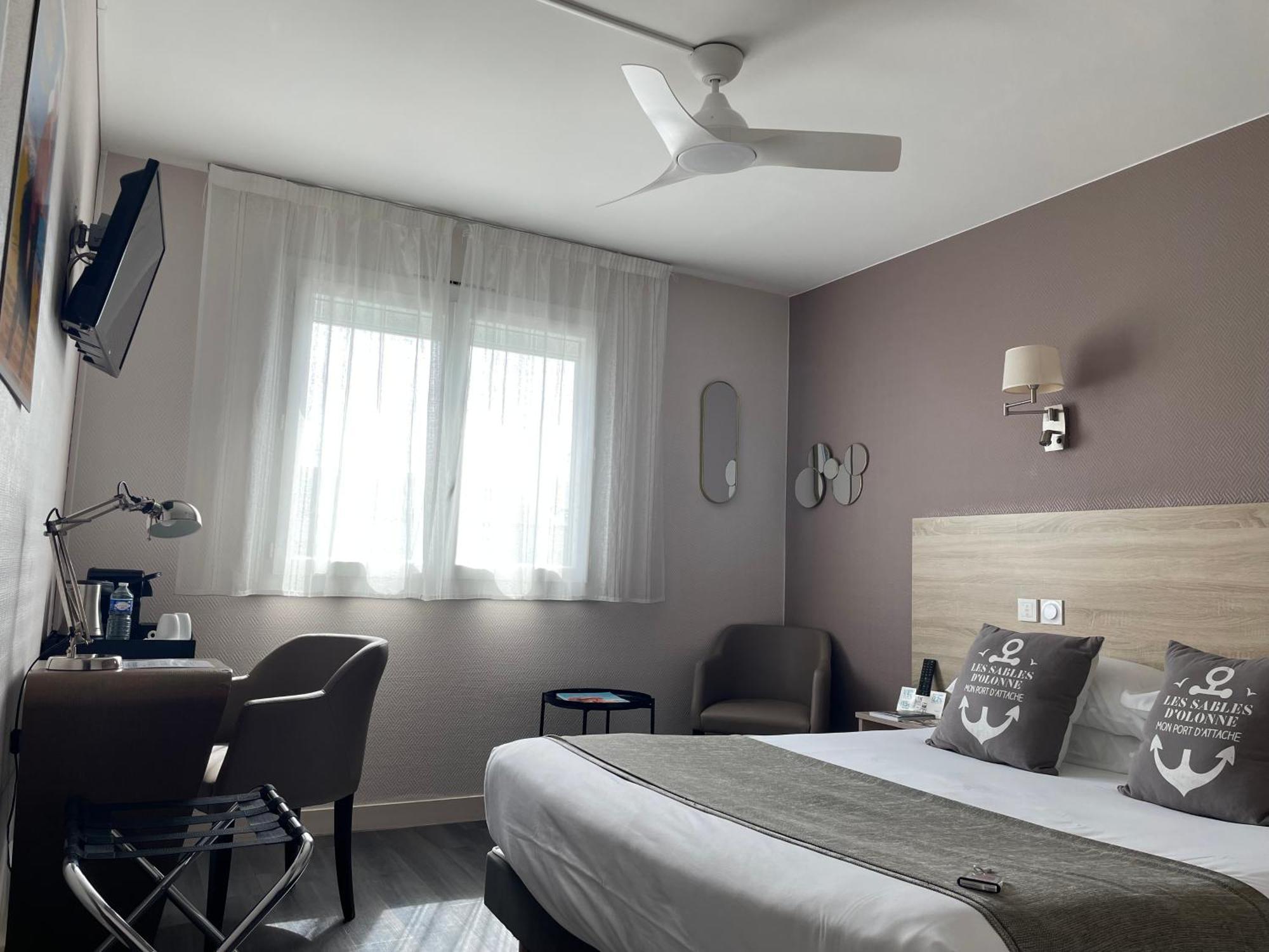 Cit'Hotel Le Chene Vert Les Sables-dʼOlonne Exterior foto